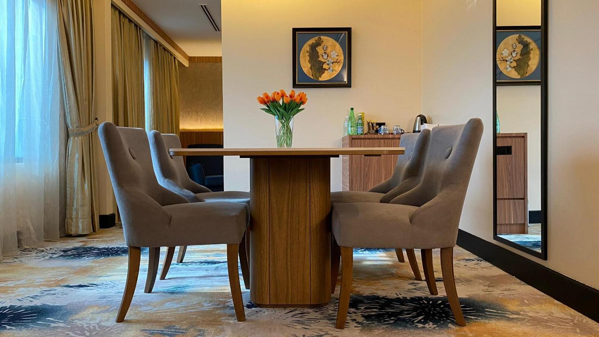 Premiere Executive Suite Complimentary Preferred