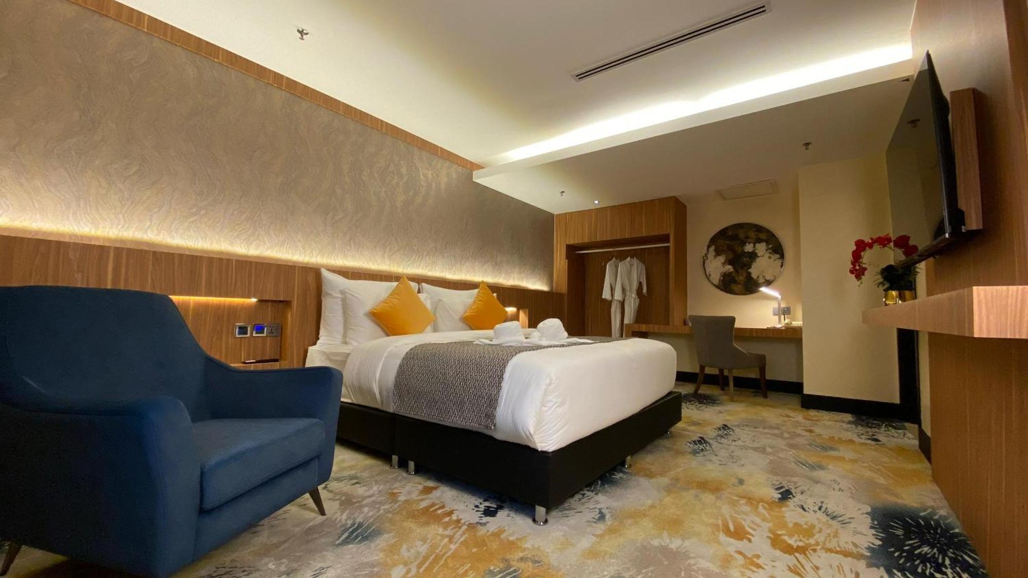 Premiere Executive Suite Complimentary Preferred