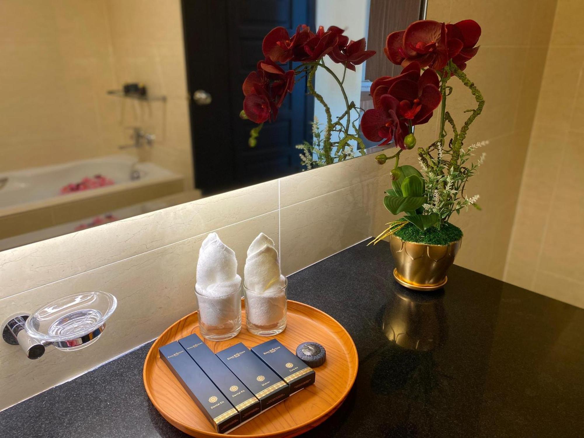 Premiere Executive Suite Complimentary Preferred