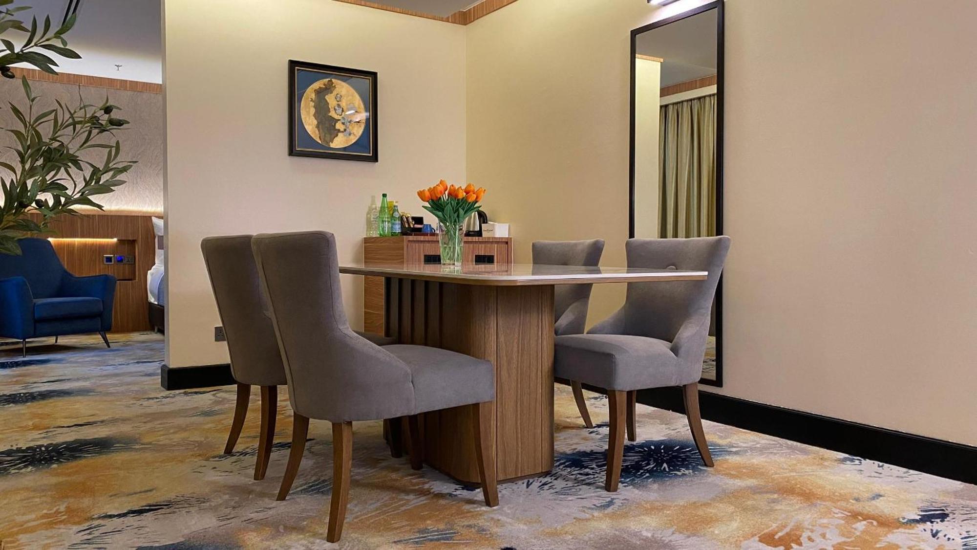 Premiere Executive Suite Complimentary Preferred